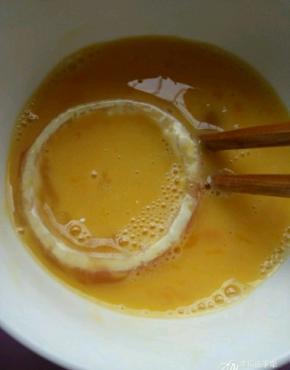 再鸡蛋液里转一圈