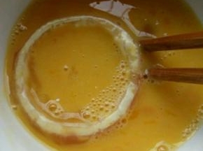 再鸡蛋液里转一圈