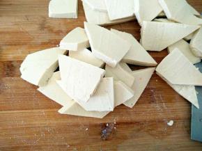 豆腐切片，
