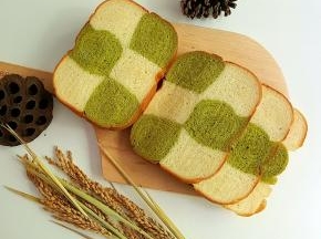 13．出炉后，放温凉，切片，有木有很漂亮啊？喜欢！！！