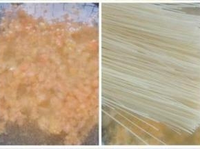 加入清水烧开，烧开之后放入面条煮几分钟