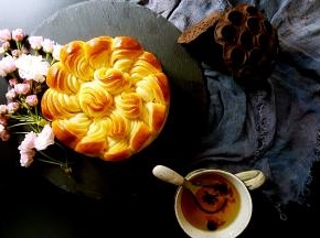 14．出炉，摆拍，模具也可当装饰哦。