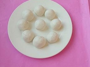 分成小份，搓圆