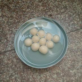 捞出来放入凉水中浸泡(更q弹哦)。