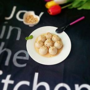 再撒上花生碎即可