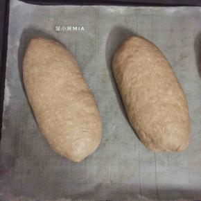 依次完成其它的面团，放在温暖处进行二次发酵