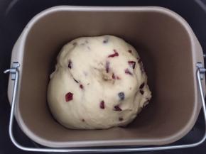 面团发酵至两倍大，戳洞不回缩就可以了