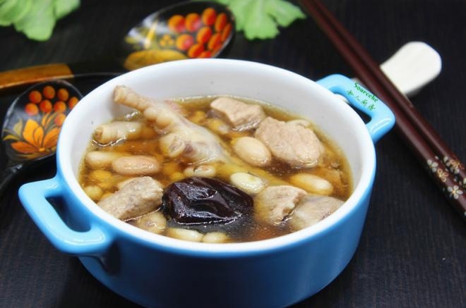 眉豆花生煲鸡爪