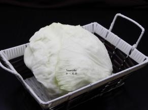 准备好新鲜包菜；