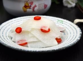 腌制1小时即可食用。