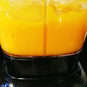 打成细腻的芒果泥