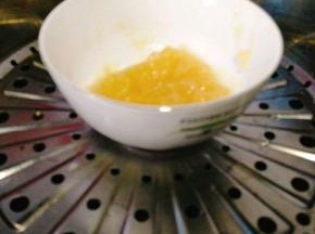 隔水加热至完全融化