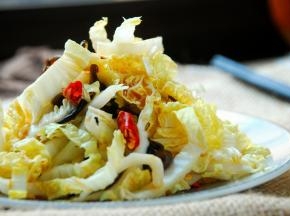 配一碗小粥，清爽下饭。