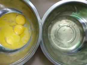 蛋白和蛋黄分离。