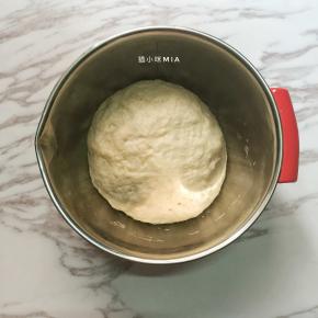 温暖处发酵至三倍大