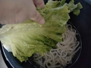 放一些生菜