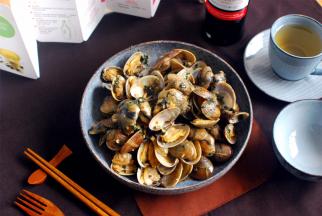 装碟即可，趁热开动吧，香喷喷的。