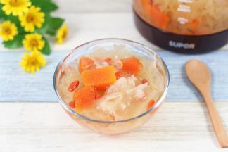 美味的银耳红枣炖木瓜就做好。