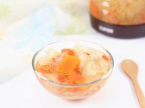夏天放入冰箱冷藏后食用，口感更佳。