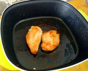 小火煎至两面金黄