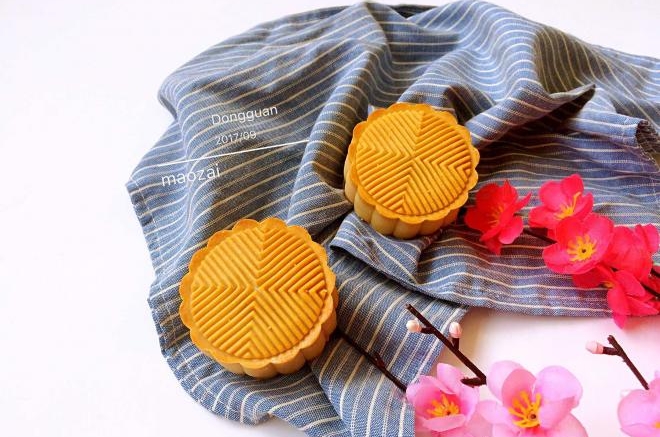 广式冰皮蛋黄月饼