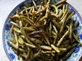 5.将豇豆成出，备用。