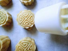 脱模具，这样就完成，依次做完。