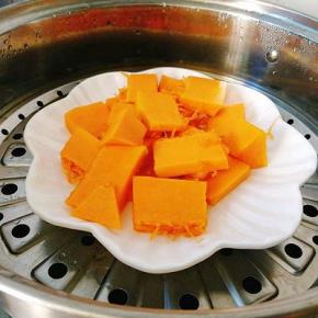 南瓜切片蒸熟