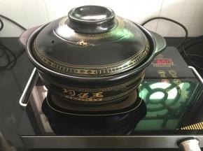 大火转中小火焖制40分钟左右。