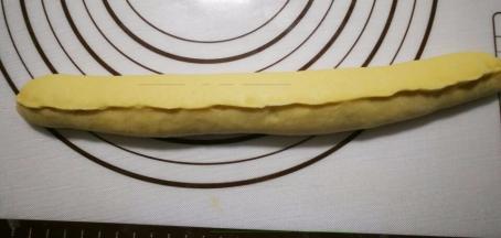 捏好收口哦，一定要捏紧，收口的这面向下放。