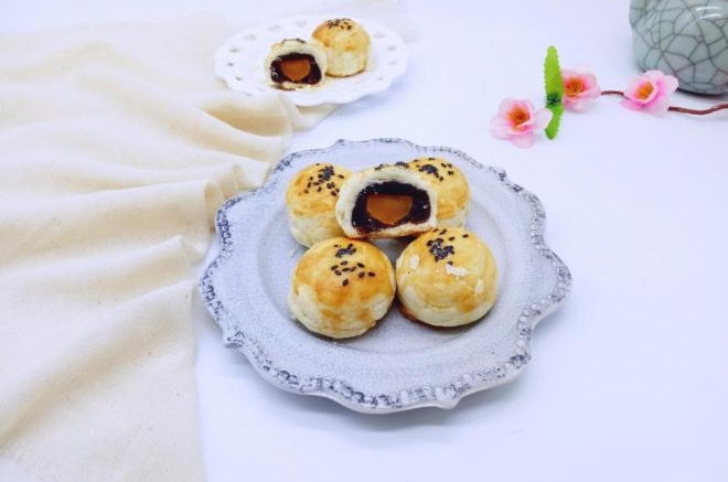 #家庭烘焙#豆沙蛋黄酥