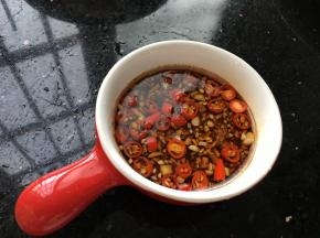 泼进调味料里面当蘸料