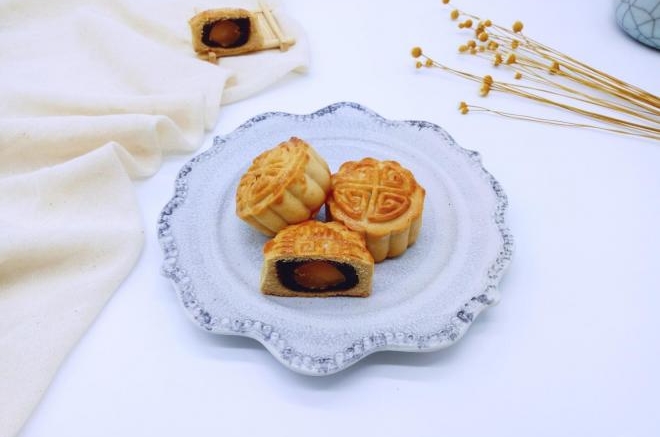 广式蛋黄月饼