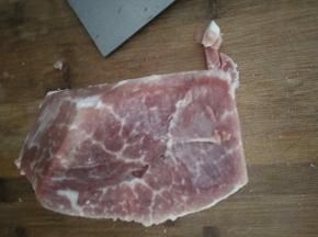 牛肉切成末