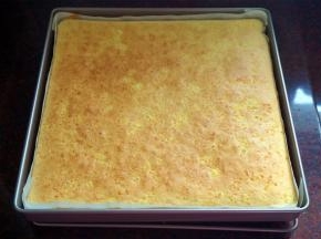 烤箱上下火180度预热5分钟后放入中层，烘烤20分钟。