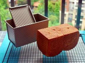 在冷却架上冷却至温温的状态后切片即可享用。