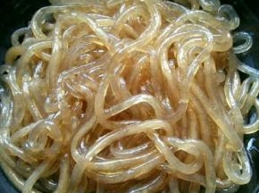 煮熟之后放入碗中
