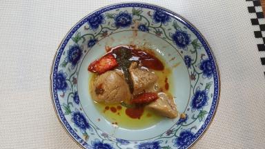 1．将馅料用料称量准确，放在碗中。