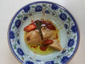 1．将馅料用料称量准确，放在碗中。