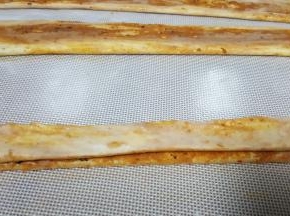 13．对折起来，切面朝一个方向。