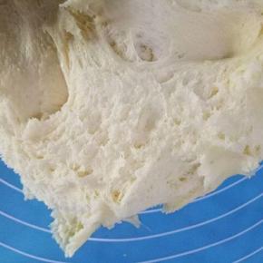 这是发酵好的状态，有小孔