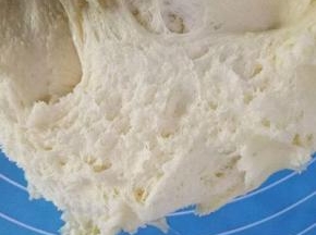 这是发酵好的状态，有小孔