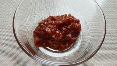 6．拌匀后将酱料盛出，放凉备用。