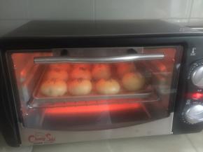 放入预热好的烤箱200度25分钟，我的烤箱温度低，可根据个人烤箱调整