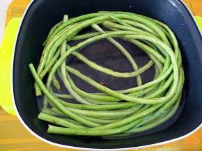 下长豆焯水两到三分钟