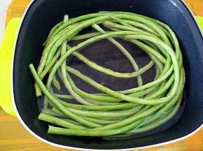 下长豆焯水两到三分钟