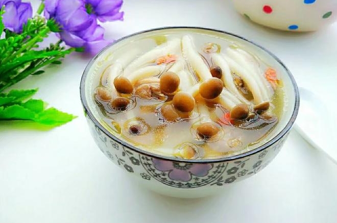 茶树菇鸽子汤