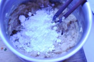 4、加入淀粉，继续搅拌