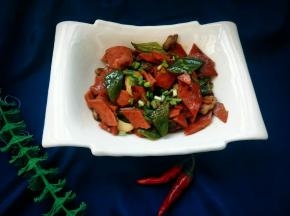 出锅后，洒上葱花即可