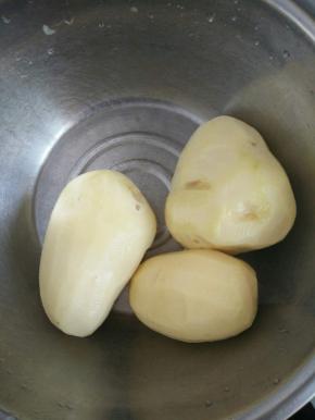 土豆洗干净